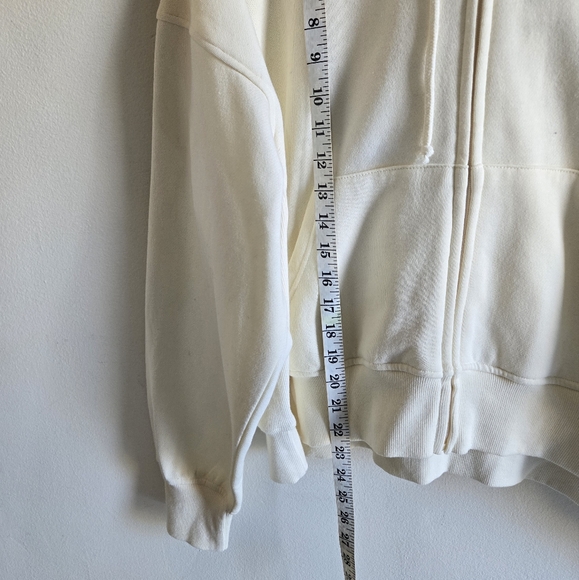 Warner Bros. Looney Tunes Zip-Up Hoodie Size XL Women Cream Color Soft - Picture 10 of 11